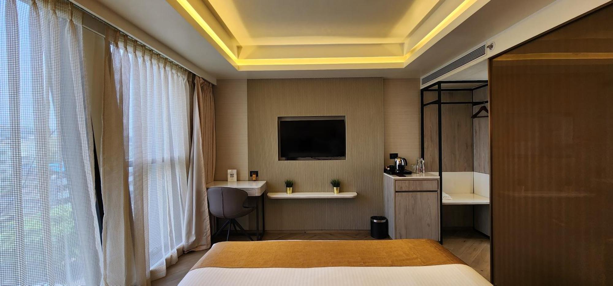 Dragonfly Hotel - The Art Hotel Мумбаї Екстер'єр фото