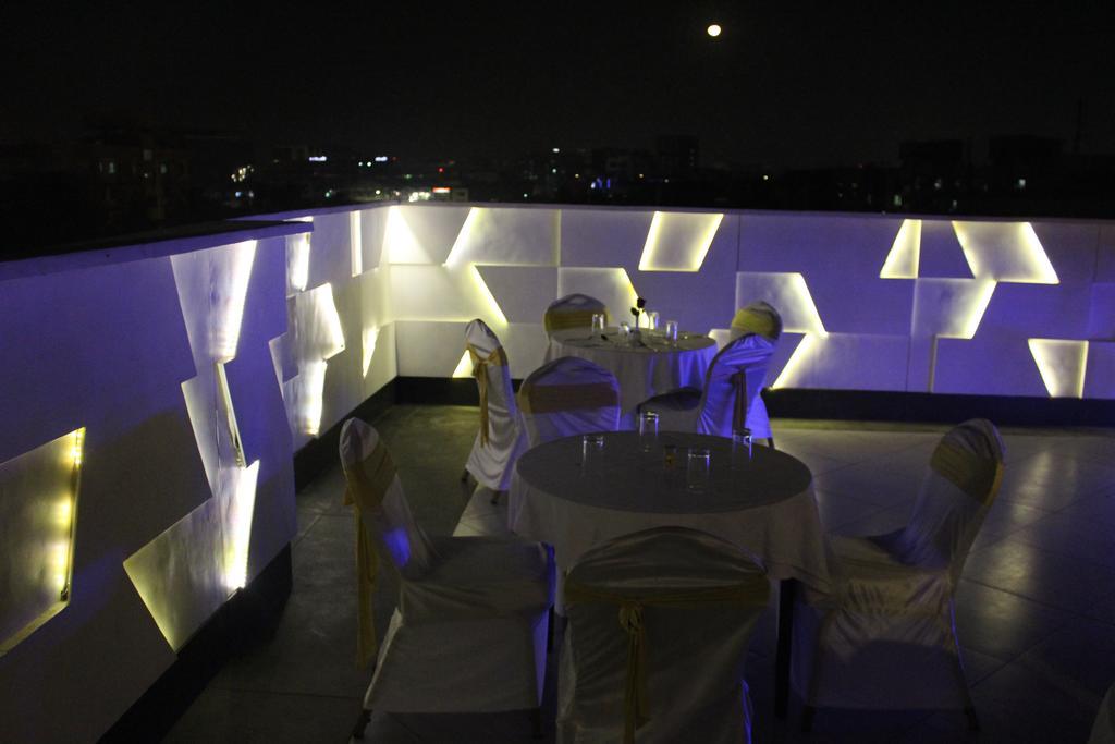 Dragonfly Hotel - The Art Hotel Мумбаї Екстер'єр фото
