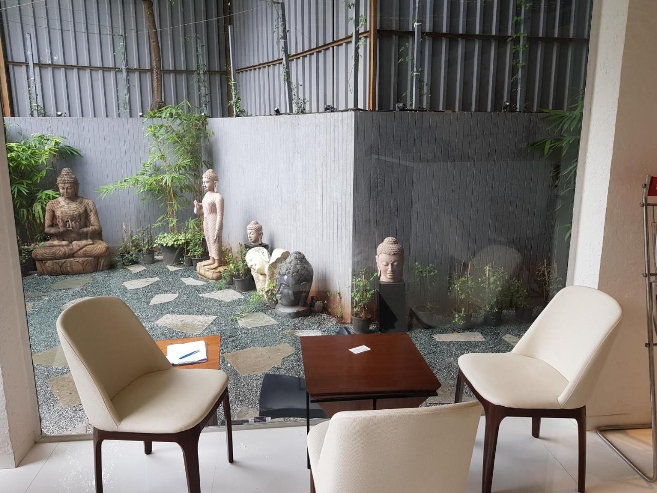 Dragonfly Hotel - The Art Hotel Мумбаї Екстер'єр фото