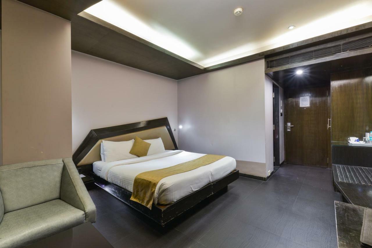 Dragonfly Hotel - The Art Hotel Мумбаї Екстер'єр фото