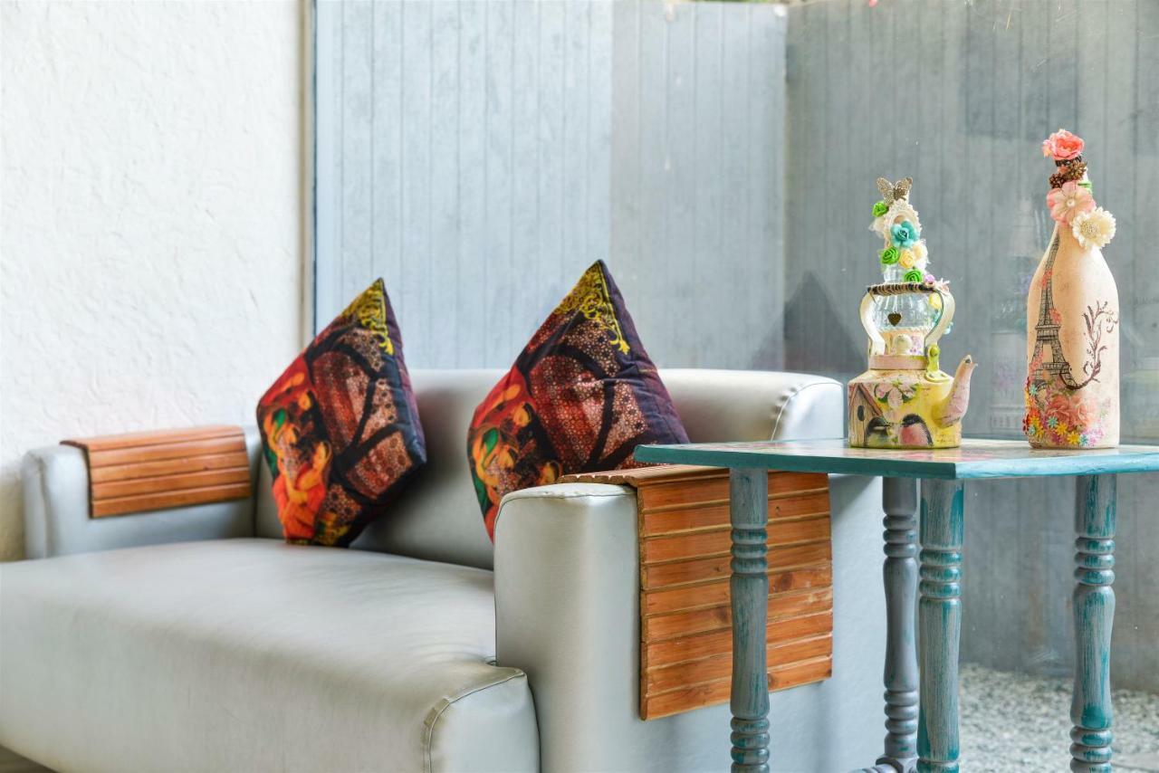 Dragonfly Hotel - The Art Hotel Мумбаї Екстер'єр фото